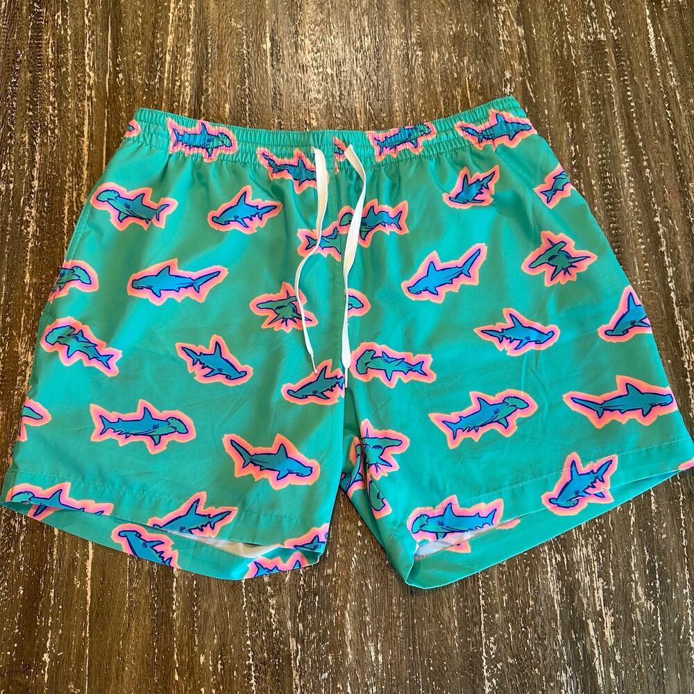 Chubbies Shark Apex Swimmers Brief Mesh Lined Swim Trunks 5.5” Mens Size XL Fun